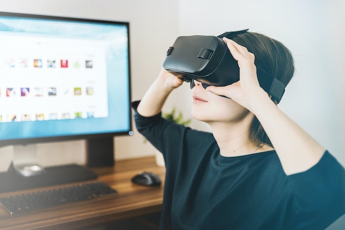 Realtà virtuale e realtà aumentata nell'E-learning | Immagine di copertina